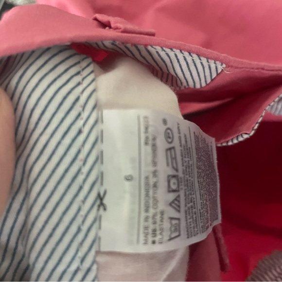 Old navy shorts - Picture 2 of 3